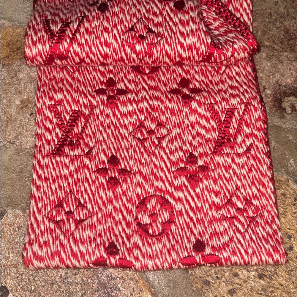 Louis Vuitton Red and White Logo Scarf - Picture 9 of 11